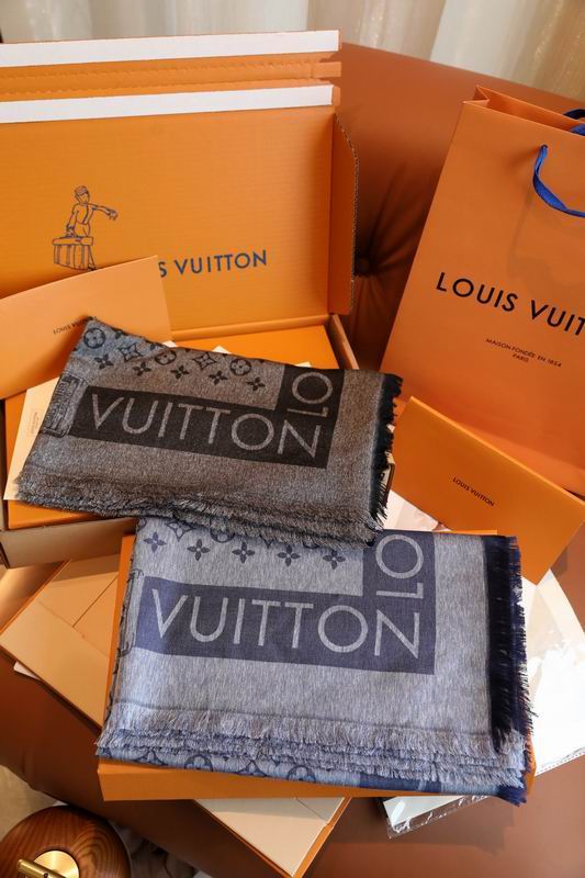 LV scarf 140X140cm 60%真丝 40%羊毛 E25